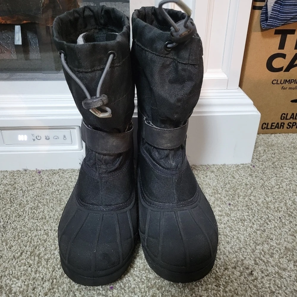 Columbia Powderbug Plus II Snow Boots Black Size 4 M Big Kid Youth
